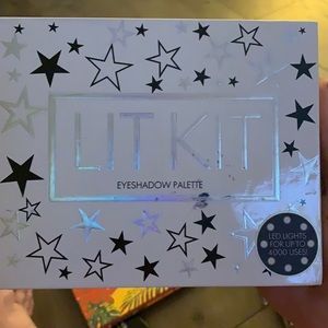 Lit kit eyeshadow palette
